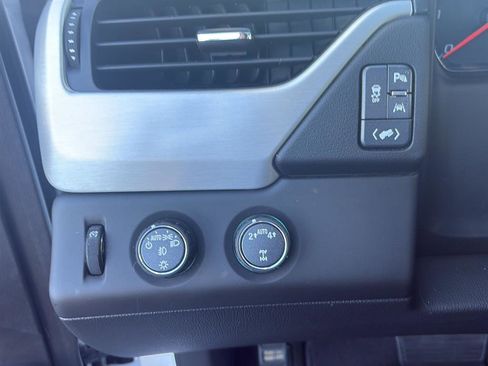 Used 2018 GMC Yukon SLT image 13