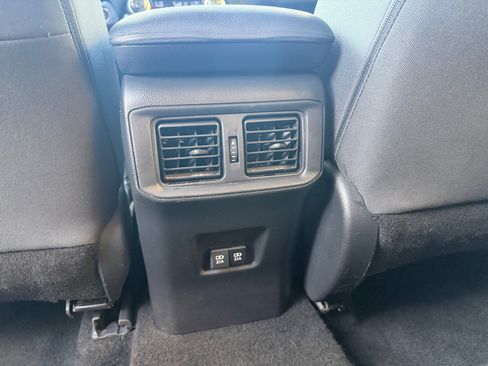 Used 2021 Toyota RAV4 XLE w/ Convenience Package FWD image 27