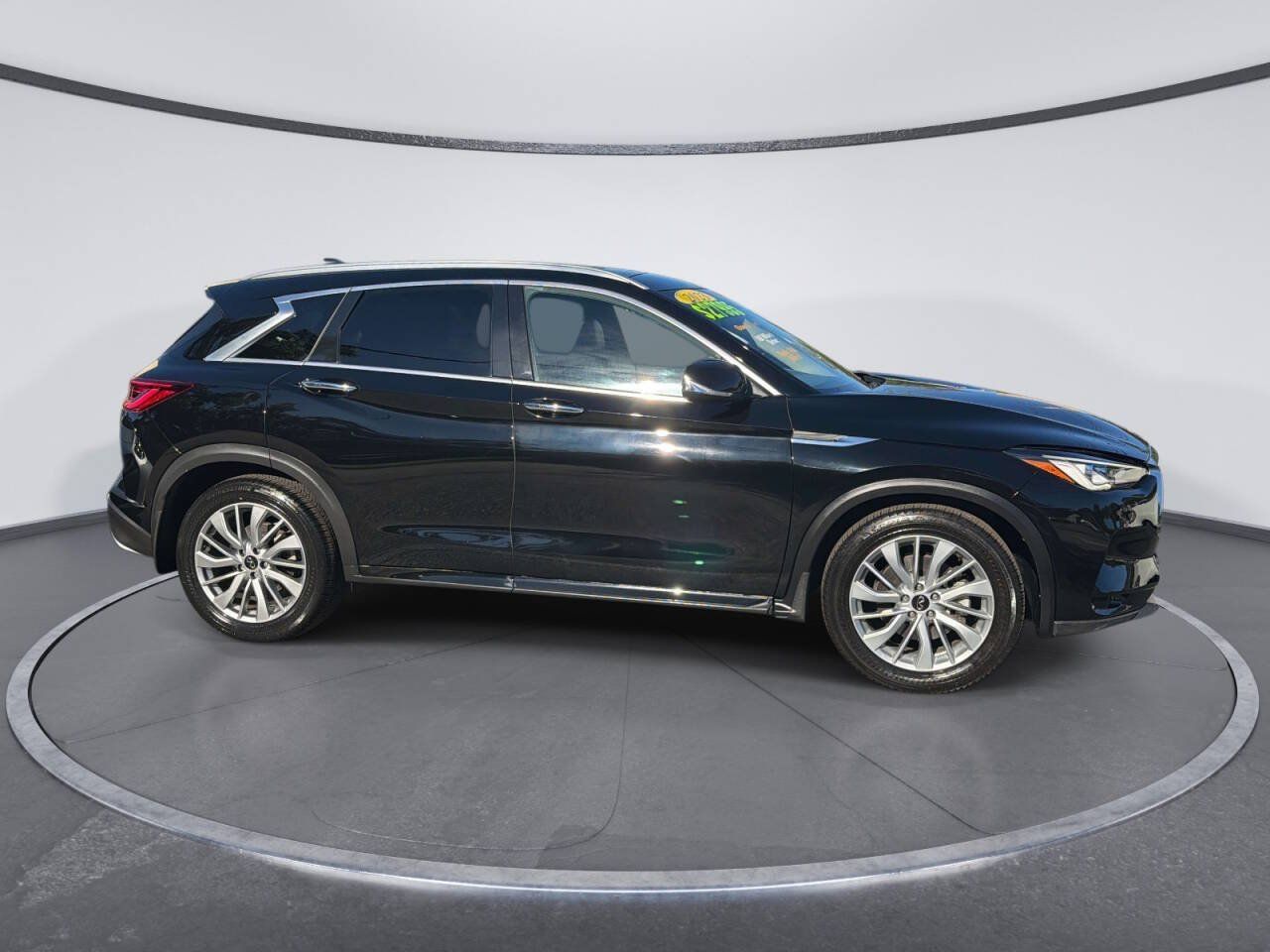 Used 2023 INFINITI QX50 Luxe AWD/4WD image 5
