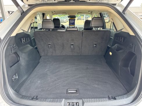 Certified 2022 Ford Edge SEL w/ Convenience Package image 36