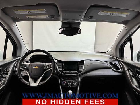 Used 2021 Chevrolet Trax LT w/ Driver Confidence Package image 11