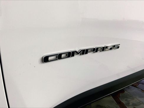 Used 2025 Jeep Compass Limited AWD/4WD image 8