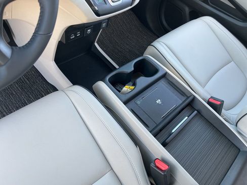 Used 2026 Honda Odyssey Touring image 21