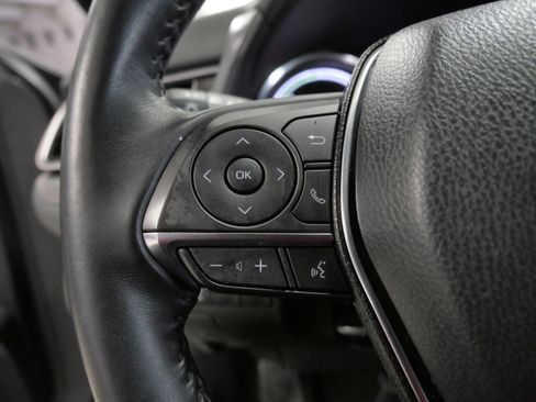 Certified 2020 Toyota Camry XLE image 28