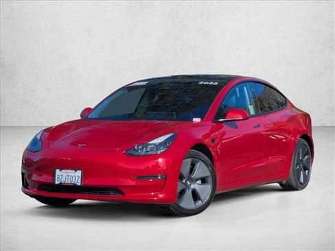 Used 2022 Tesla Model 3 Long Range image 1