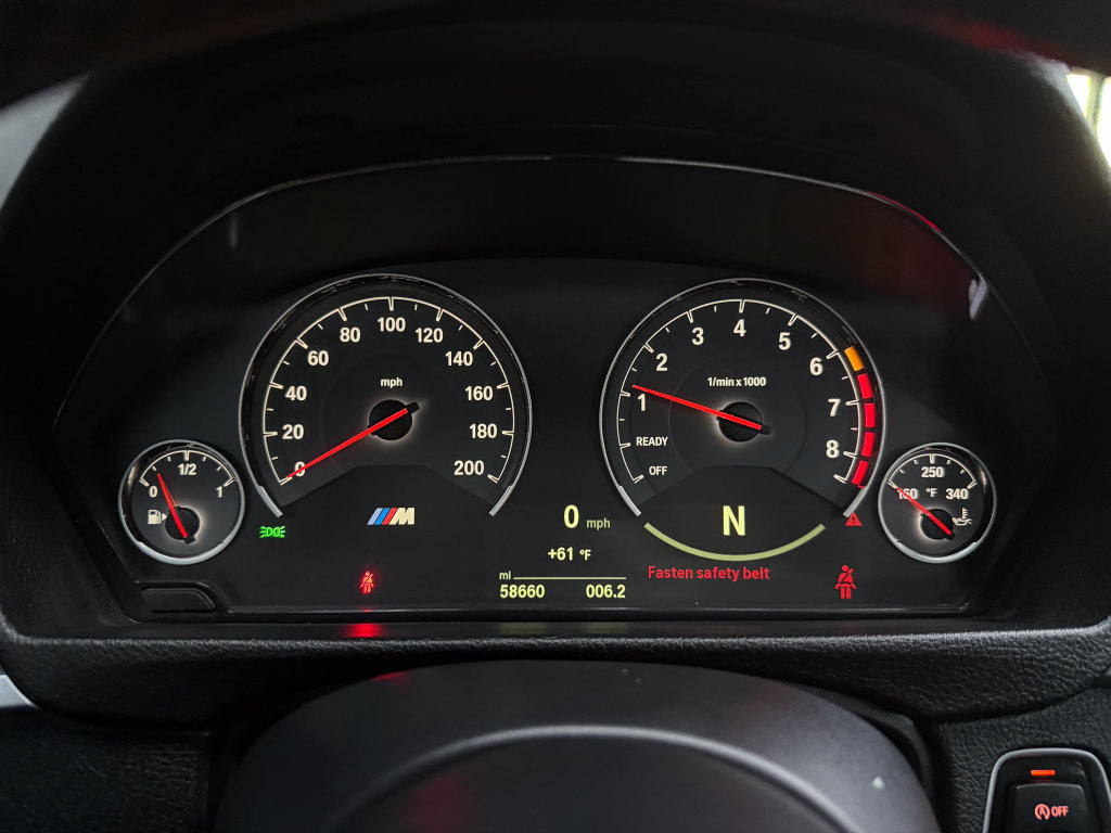 Used 2015 BMW M4 Coupe w/ Executive Package RWD image 30