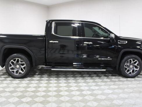 Used 2022 GMC Sierra 1500 SLT w/ SLT Convenience Package AWD/4WD image 12