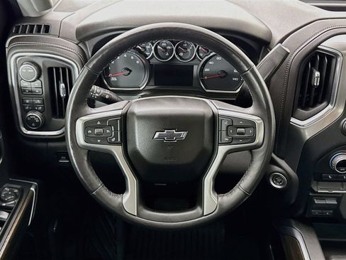 Used 2022 Chevrolet Silverado 1500 LT Trail Boss w/ Convenience Package II AWD/4WD image 4
