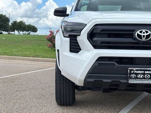 Used 2025 Toyota Tacoma SR RWD image 4