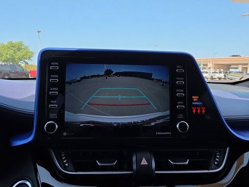 Used 2021 Toyota C-HR XLE FWD image 9