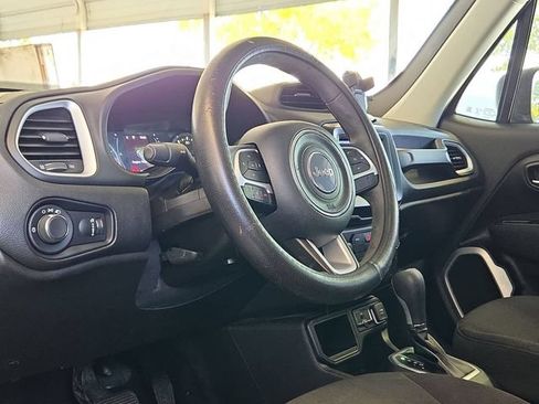 Used 2021 Jeep Renegade Sport FWD image 12