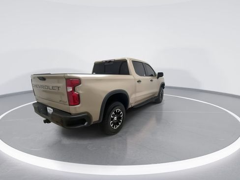 Used 2022 Chevrolet Silverado 1500 ZR2 w/ Technology Package AWD/4WD image 9