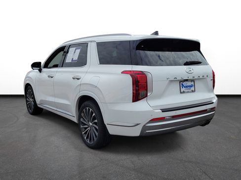 Used 2023 Hyundai Palisade Calligraphy w/ Cargo Package AWD/4WD image 3