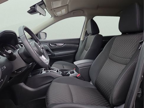 Used 2019 Nissan Rogue SV FWD image 14