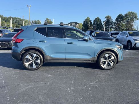 Certified 2023 Volvo XC40 B5 Plus w/ Protection Package Premier AWD/4WD image 8