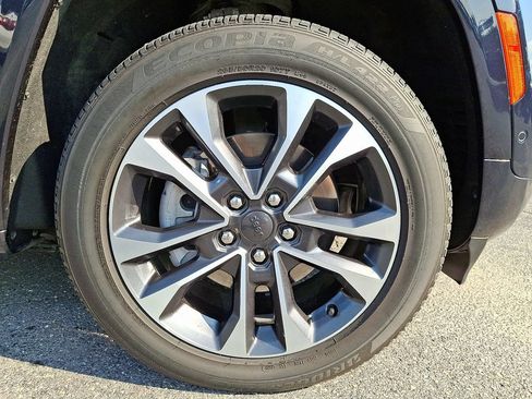Used 2023 Jeep Grand Cherokee Overland AWD/4WD image 8