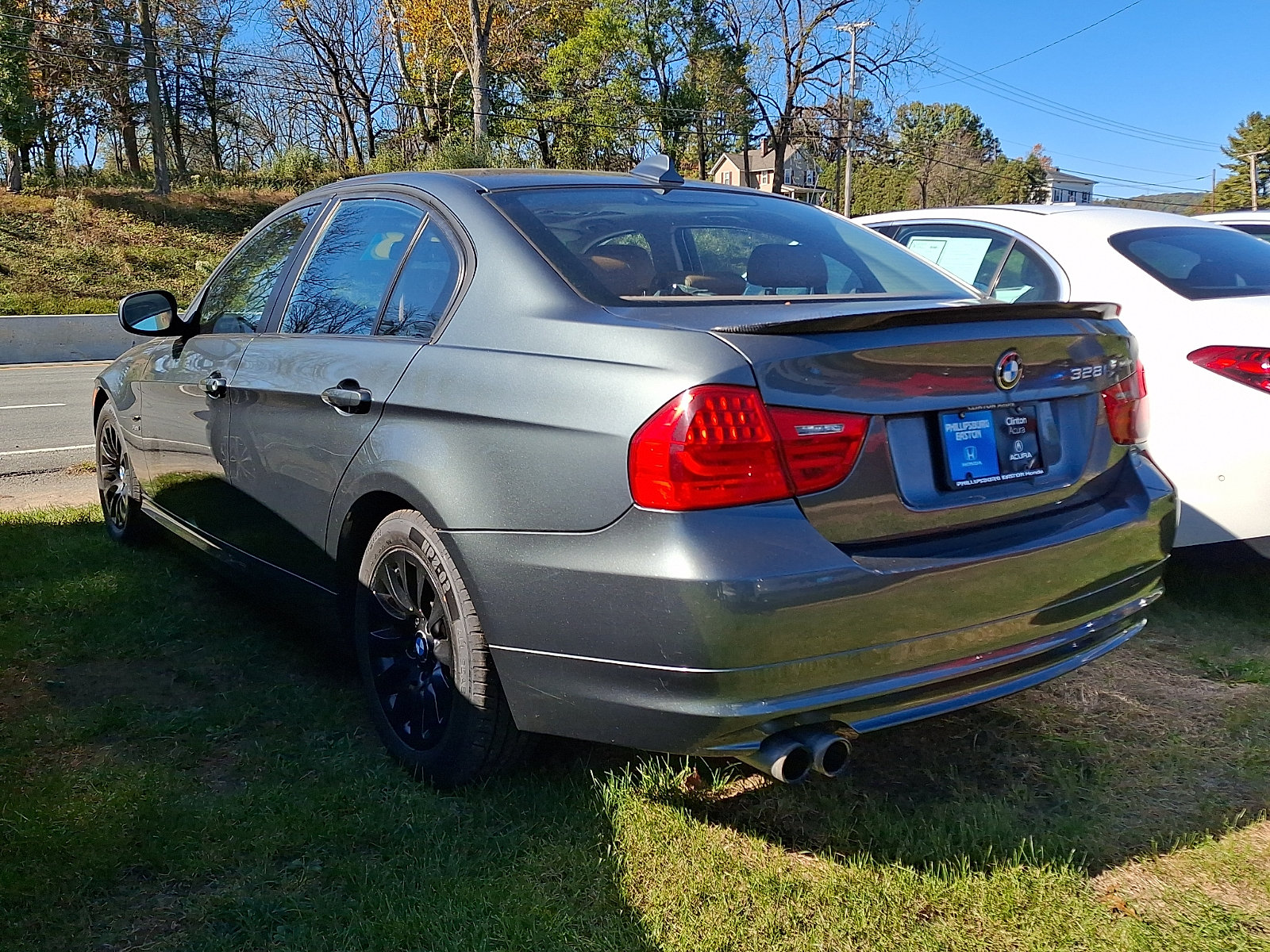 Used 2009 BMW 328i xDrive Sedan AWD/4WD image 4