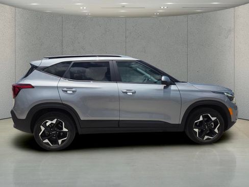 Used 2025 Kia Seltos S FWD image 2