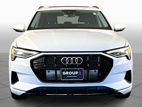 Used 2021 Audi e-tron Premium image 3