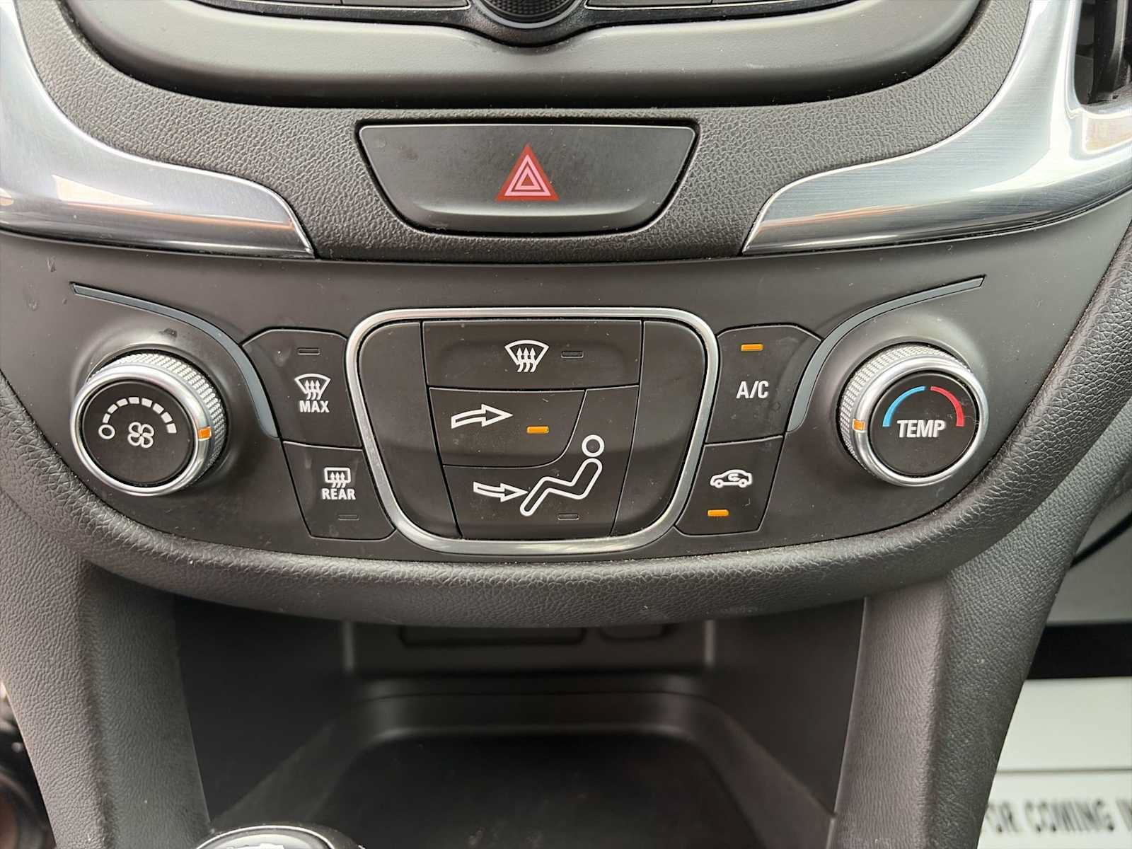 Used 2020 Chevrolet Equinox LT FWD image 16
