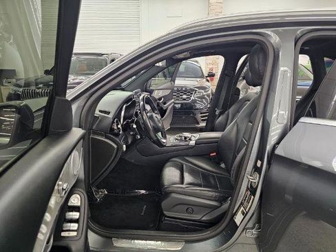 Used 2019 Mercedes-Benz GLC 350e 4MATIC image 30