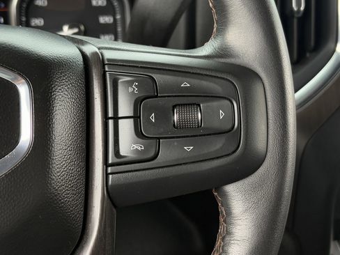 Used 2022 GMC Sierra 2500 AT4 w/ AT4 Premium Plus Package AWD/4WD image 17