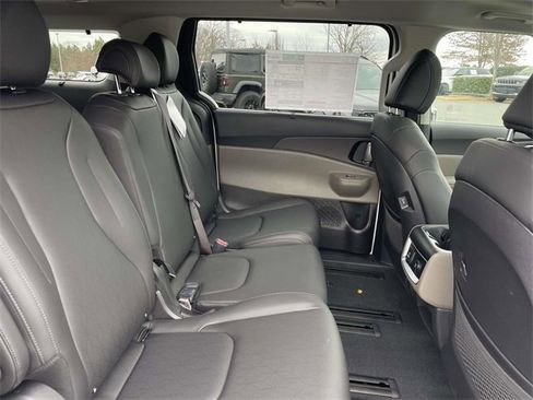 New 2026 Kia Carnival SX image 22