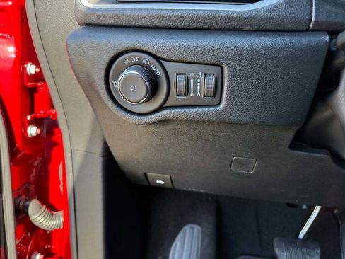 New 2026 Chrysler Pacifica Select image 30