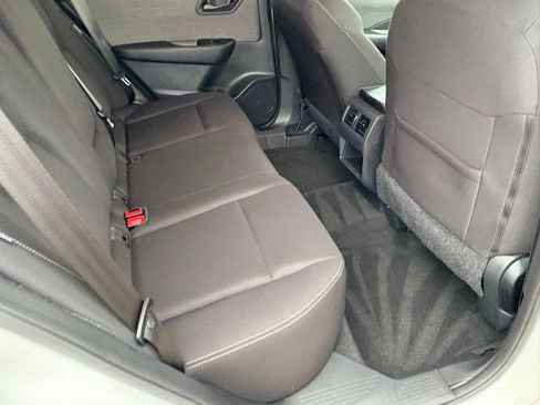Used 2023 Nissan Rogue S AWD/4WD image 35