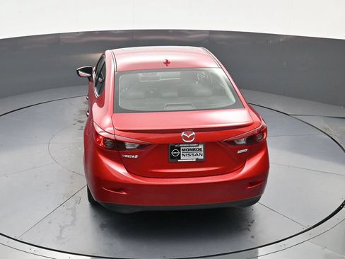 Used 2018 MAZDA MAZDA3 Touring FWD image 32