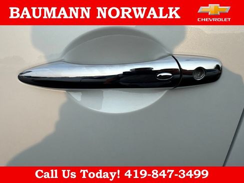 Used 2023 Nissan Armada SL w/ Captain's Chairs Package AWD/4WD image 12