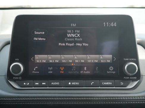 Used 2024 Nissan Rogue SV FWD image 15