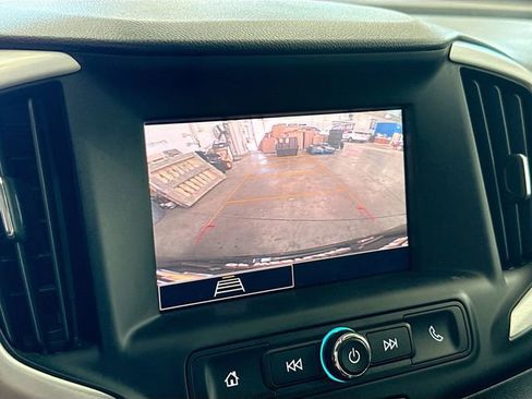 Used 2024 GMC Terrain SLE w/ Driver Convenience Package FWD image 14