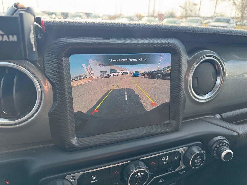 Used 2022 Jeep Gladiator Overland AWD/4WD image 23
