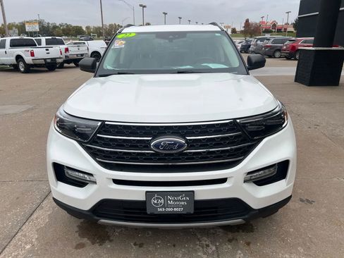 Used 2022 Ford Explorer XLT w/ Equipment Group 202A image 2