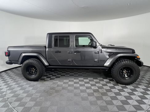 Used 2023 Jeep Gladiator Sport AWD/4WD image 13