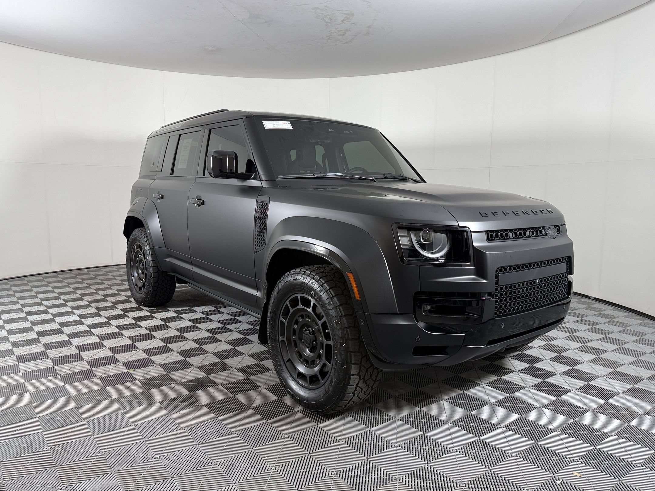Used 2026 Land Rover Defender 110 OCTA AWD/4WD image 7