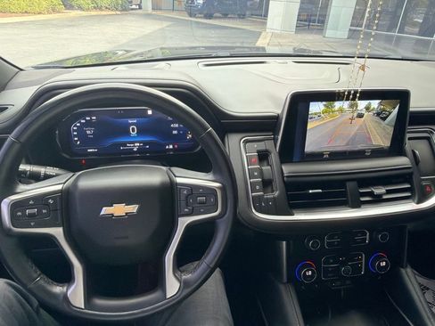 Used 2022 Chevrolet Suburban LT AWD/4WD image 11