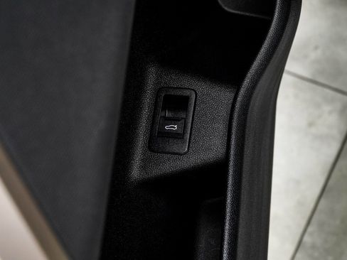 Used 2023 BMW iX M60 w/ Executive Package image 45