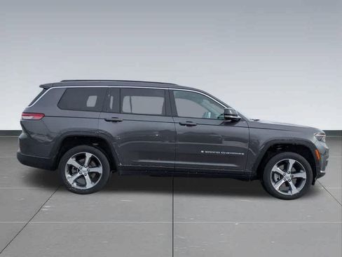 Used 2025 Jeep Grand Cherokee L Limited w/ Trailer Tow Package AWD/4WD image 7