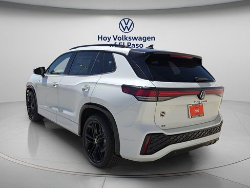 New 2026 Volkswagen Tiguan SE R-Line FWD image 4