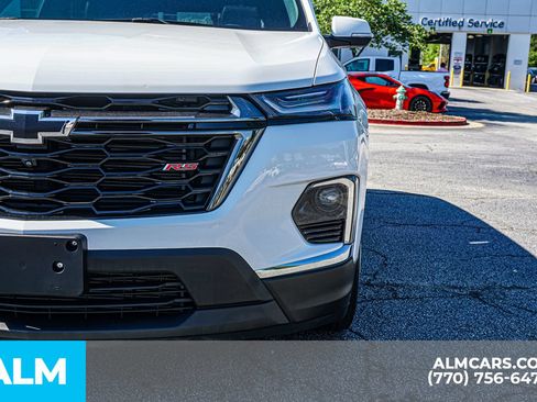 Used 2023 Chevrolet Traverse RS AWD/4WD image 19