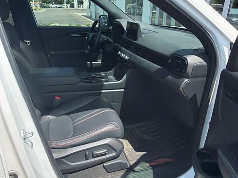Used 2024 Honda Pilot TrailSport image 5