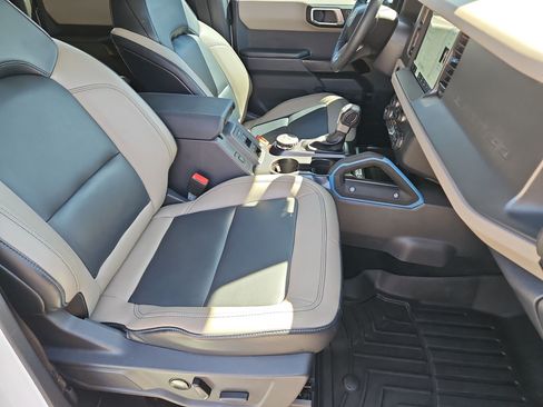 Used 2024 Ford Bronco Wildtrak AWD/4WD image 30