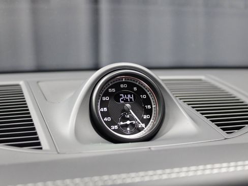 New 2026 Porsche Macan Turbo image 33