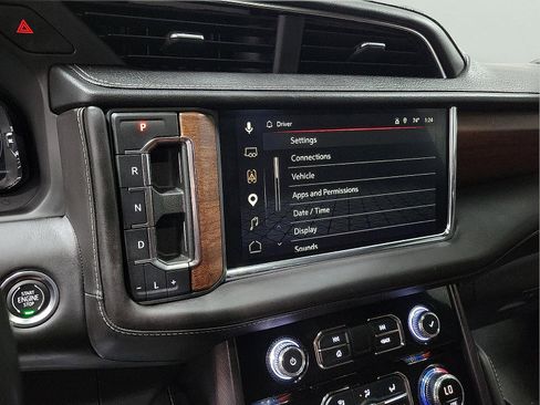 Used 2023 GMC Yukon XL Denali Ultimate AWD/4WD image 18