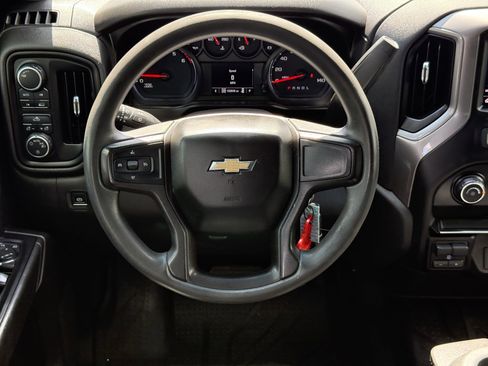 Used 2020 Chevrolet Silverado 1500 Custom w/ Custom Max Trailering Package AWD/4WD image 15