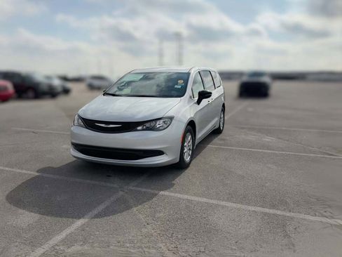 New 2026 Chrysler Voyager LX image 3