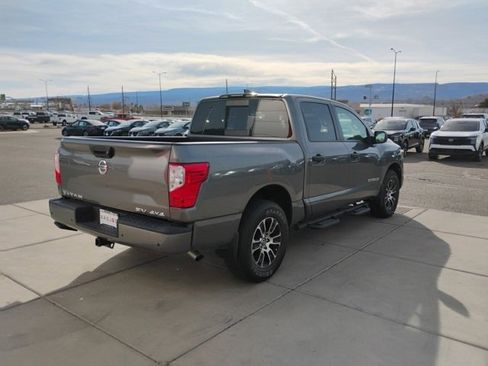 Used 2022 Nissan Titan SV w/ Accessory Utility Package image 5