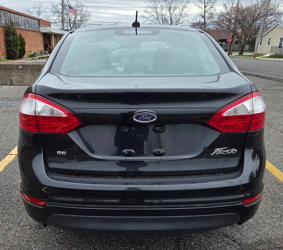 Used 2015 Ford Fiesta SE FWD image 6